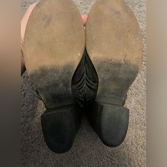 Free People leather ankle boots. Size 8 - Picture 4 of 4